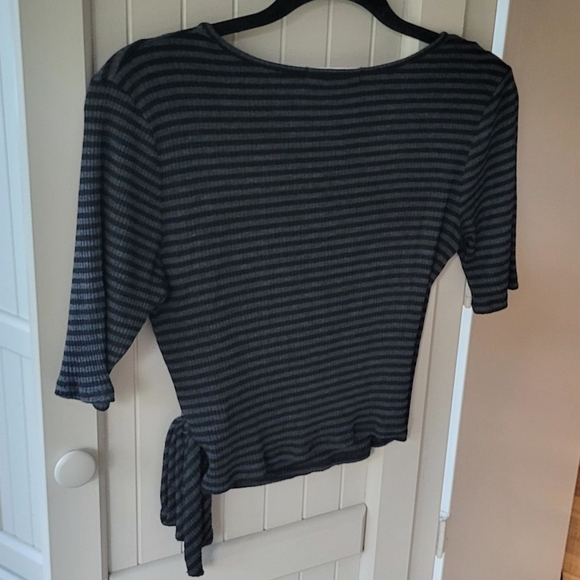 2 Cute Faux Wrap Tops S/M - Picture 10 of 12